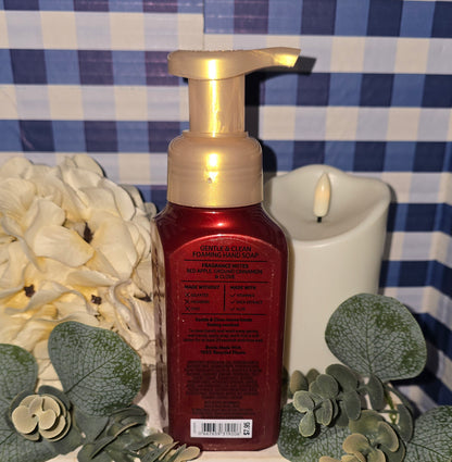 New Bath and Body Works Tis The Season Gentle and Clean Foaming Hand Soap